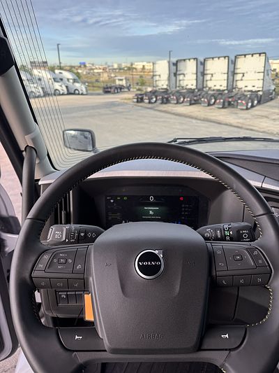 2026 Volvo VNL64T840