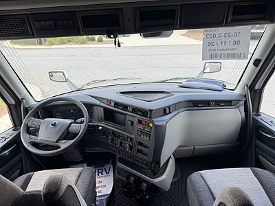 2027 Volvo VNL64T860