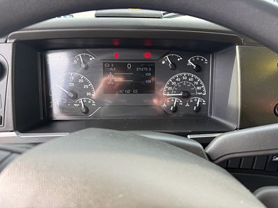 2022 Volvo VNL64T760