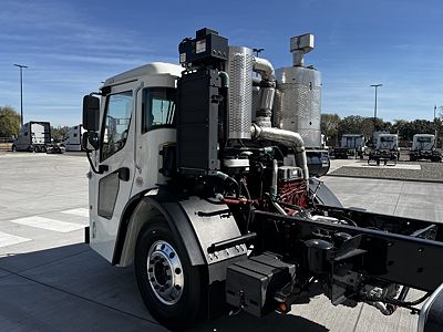 2025 Mack LR64