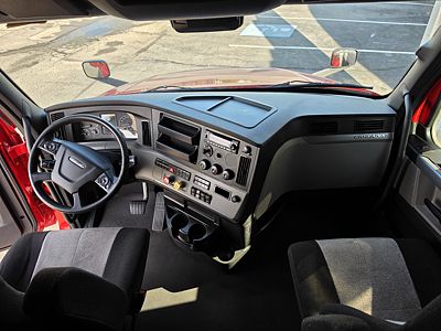 2022 Freightliner CASCADIA 126
