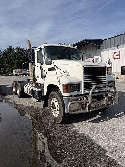 2020 Mack Pinnacle