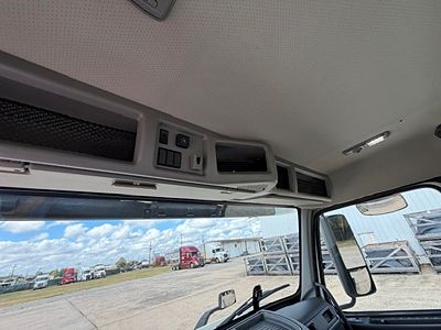 2019 Volvo VNR