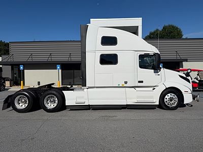 2023 Volvo VNL64T860
