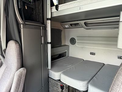 2019 Volvo VNL64T860
