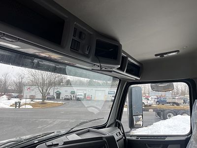 2026 Volvo VHD84F300