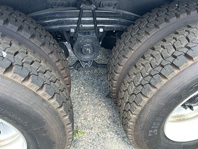 2025 Volvo VNR64300