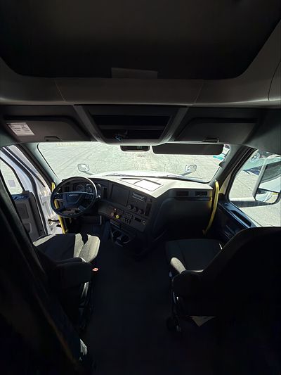 2024 Freightliner CASCADIA 126