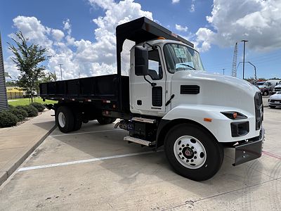 2025 Mack MD642
