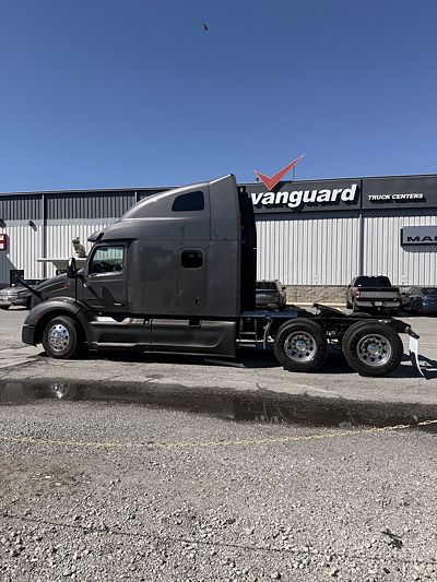 2023 Peterbilt 579