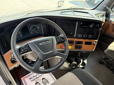 2022 Freightliner CASCADIA 126