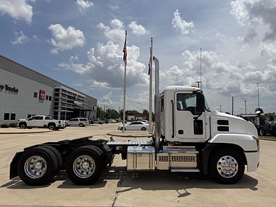 2019 Mack ANTHEM 64T