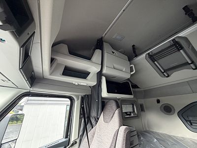2027 Volvo VNL64T860