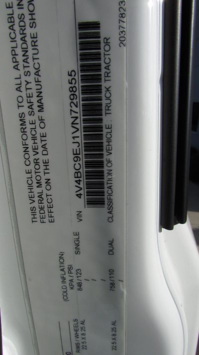 2027 Volvo VNL64T840