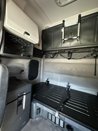 2019 Freightliner CASCADIA 126