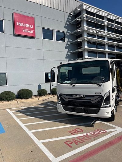 2025 Isuzu NRR