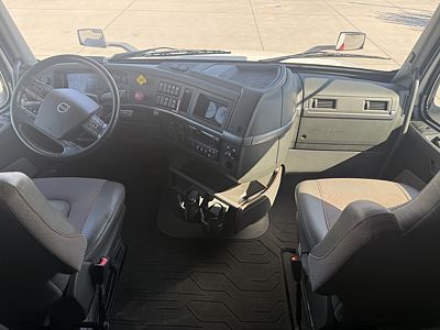 2024 Volvo VNL64T860