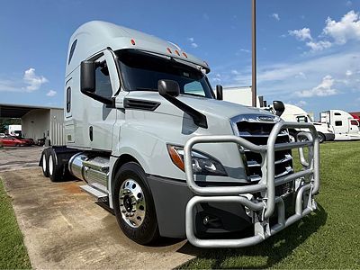 2020 Freightliner CASCADIA 126