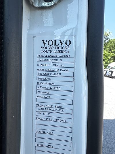 2023 Volvo VNL64T760