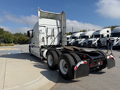 2020 Volvo VNR64T640