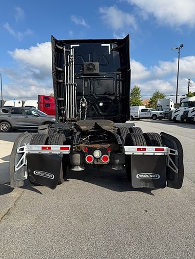 2023 Freightliner CASCADIA 126