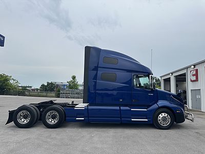 2021 Volvo VNL64T760