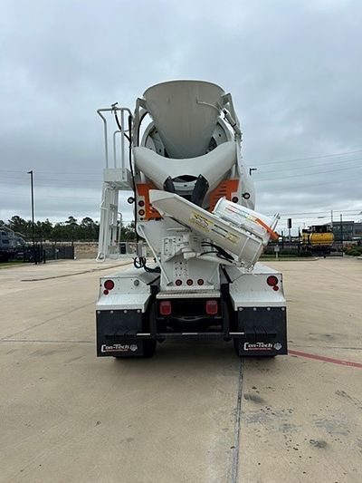 2026 Volvo VHD64B300