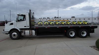 2025 Volvo VHD64B300