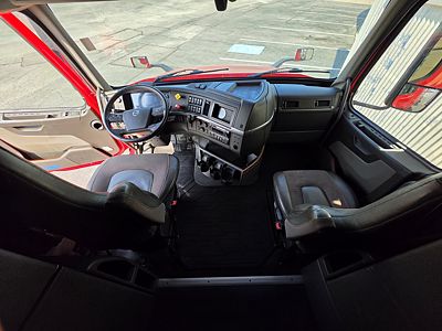 2024 Volvo VNL64T860