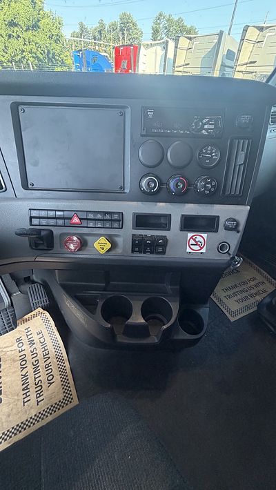 2020 Freightliner CASCADIA 126