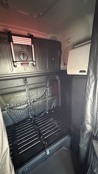 2023 Freightliner CASCADIA 126