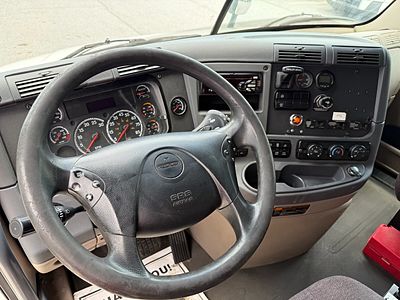 2018 Freightliner CA113 Cascadia