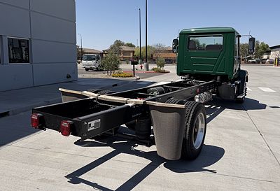 2025 Mack MD642