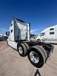 2025 Volvo VNL64T760