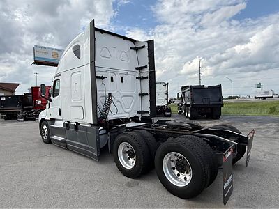 2022 Freightliner CASCADIA 126