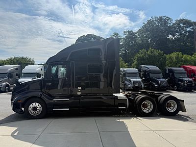 2023 Volvo VNL64T860