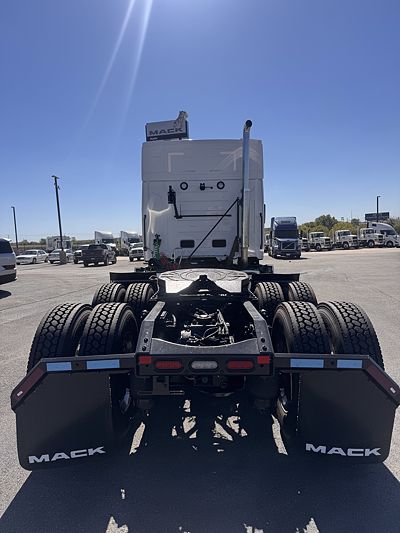 2026 Mack PIONEER 64T