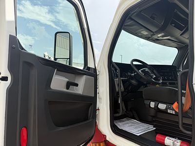 2023 Freightliner CASCADIA 126