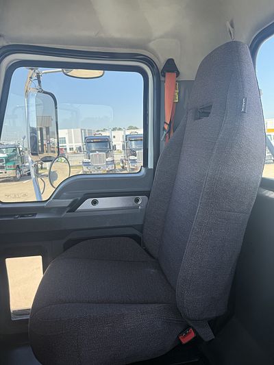 2021 Mack GR64F