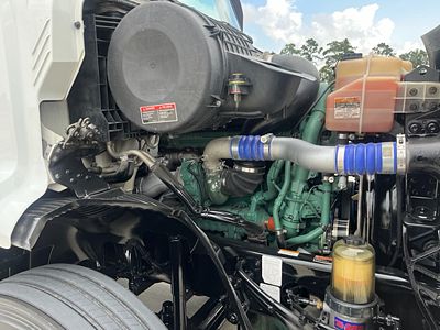 2020 Volvo VNR64T400