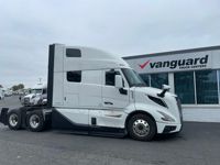 2025 Volvo VNL64T860