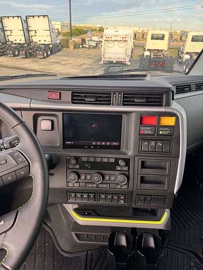 2026 Volvo VNL64T840