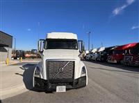 2019 Volvo VNL64T740