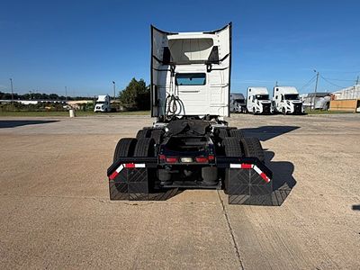 2022 Volvo VNR