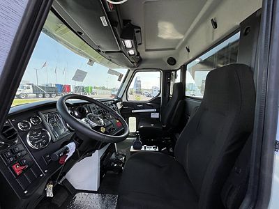 2024 Autocar DC64