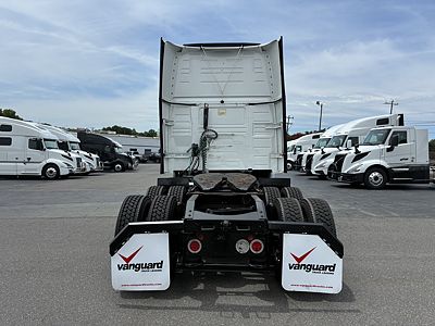2021 Volvo VNL64T860