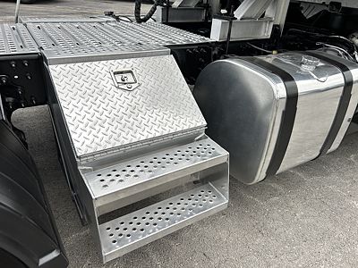 2020 Volvo VNR64T300