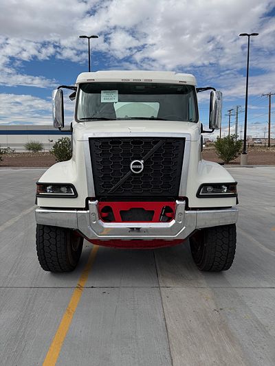2026 Volvo VHD64F300