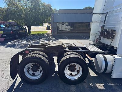 2020 Volvo VNL64T760