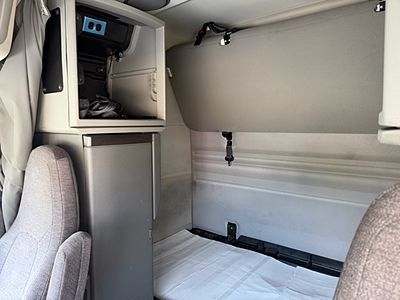 2020 Volvo VNR64T640